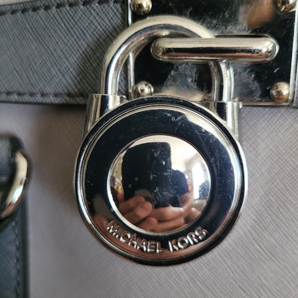 Michael Kors Hamilton Handbag - Picture 9 of 10